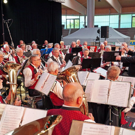seniorenblasorchester beim wertungsspiel in der arena geisingen 2023 20 20230518 1127378734