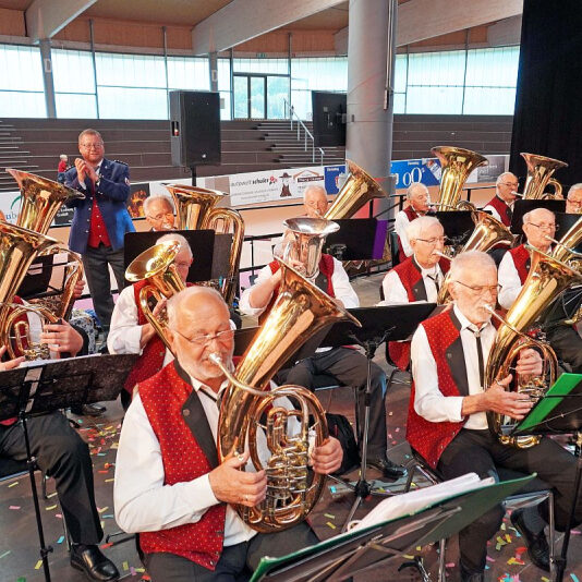 seniorenblasorchester beim wertungsspiel in der arena geisingen 2023 21 20230518 1288221855