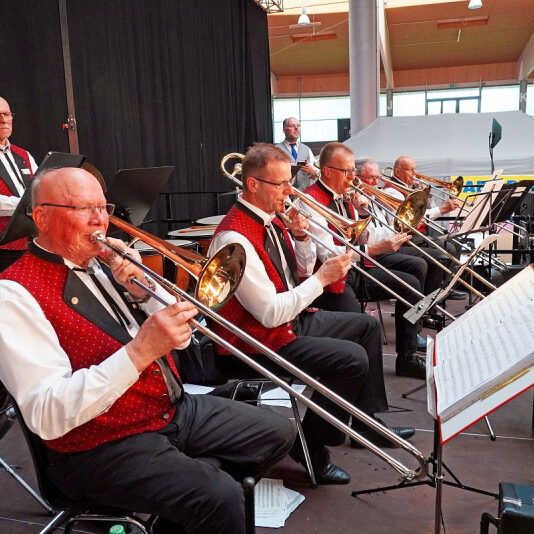 seniorenblasorchester beim wertungsspiel in der arena geisingen 2023 24 20230518 1867604879