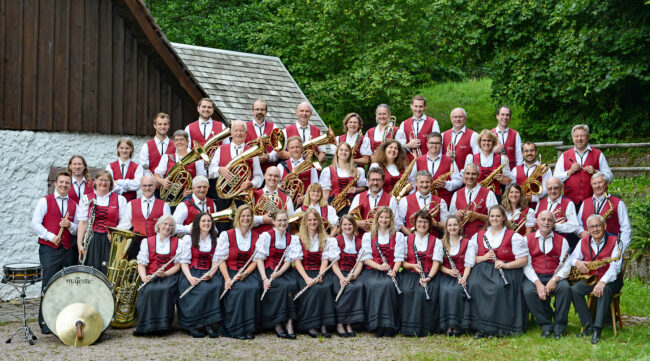 Gruppenfoto Kasenbacher ohne Jacke halbgeschnitten 1800 Gruppenfoto Kasenbacher ohne Jacke halbgeschnitten 1800